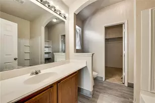 952 Bentwood Trail, Grand Prairie, TX 75052 - Photo 13