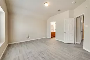 952 Bentwood Trail, Grand Prairie, TX 75052 - Photo 11