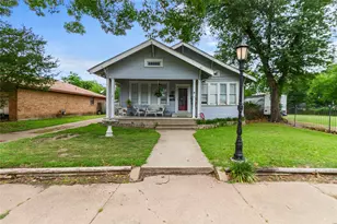 1594 W 4th Ave, Corsicana, TX 75110 - Photo 1