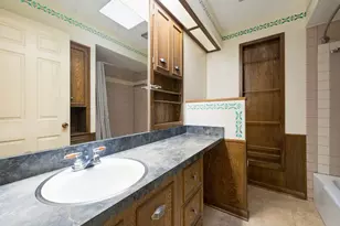 3818 Twin Falls St, Irving, TX 75062 - Photo 23