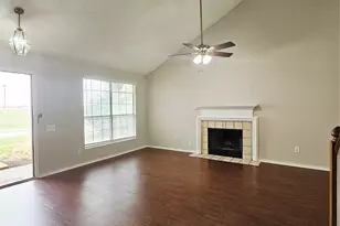 3921 Huckleberry Dr, Fort Worth, TX 76137 - Photo 3