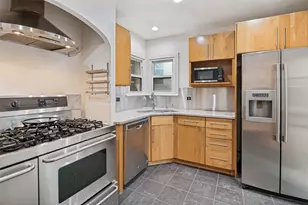 702 N Hampton Rd, Dallas, TX 75208 - Photo 17