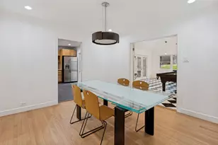 702 N Hampton Rd, Dallas, TX 75208 - Photo 15