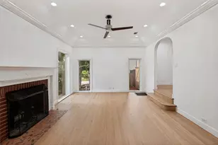 702 N Hampton Rd, Dallas, TX 75208 - Photo 9