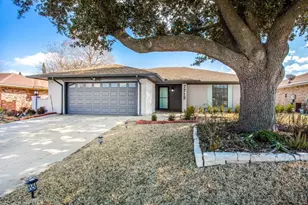 7713 Songbird Ln, Fort Worth, TX 76133 - Photo 3