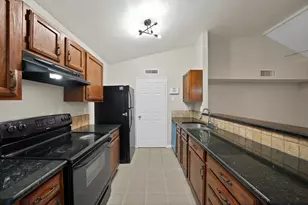 6080 Dooley Dr, The Colony, TX 75056 - Photo 9