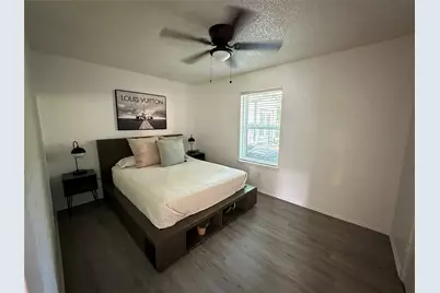 807 W Broadus Avenue, Fort Worth, TX 76115 - Photo 5