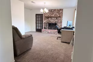 404 Montgomery St, Pittsburg, TX 75686 - Photo 3