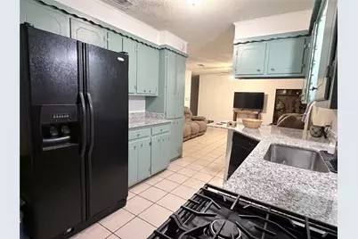 404 Montgomery Street, Pittsburg, TX 75686 - Photo 9