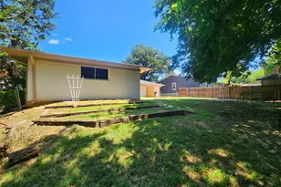 2910 W Crawford St, Denison, TX 75020 - Photo 33