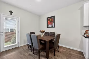 1129 Rusk Wy, Lewisville, TX 75077 - Photo 5