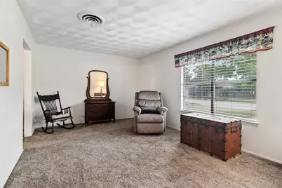 937 Patricia Street, Irving, TX 75060 - Photo 5