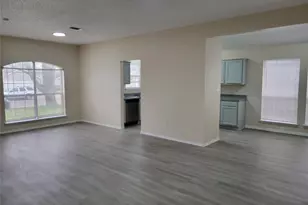 6808 W Lynn Creek Dr, Arlington, TX 76001 - Photo 3