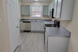 6808 W Lynn Creek Dr, Arlington, TX 76001 - Photo 5
