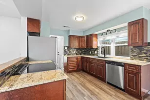 615 Bocowood Circle, Euless, TX 76039 - Photo 9