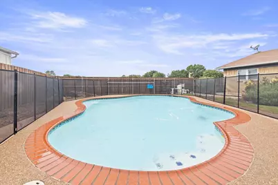 615 Bocowood Circle, Euless, TX 76039 - Photo 3