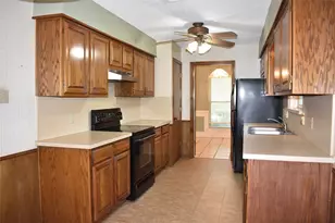 2025 Espinosa Dr, Carrollton, TX 75010 - Photo 9