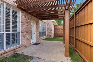 8608 Mill Creek Rd, Irving, TX 75063 - Photo 27
