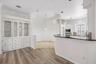 8608 Mill Creek Rd, Irving, TX 75063 - Photo 11