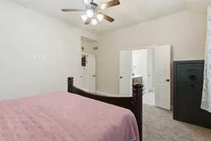 1385 Litchfield Ln, Burleson, TX 76028 - Photo 21