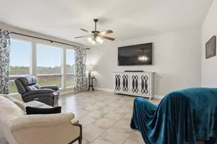 1385 Litchfield Ln, Burleson, TX 76028 - Photo 19