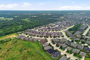 1385 Litchfield Ln, Burleson, TX 76028 - Photo 39
