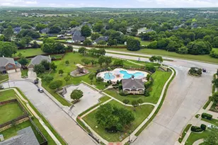 1385 Litchfield Ln, Burleson, TX 76028 - Photo 35