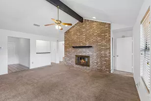 502 Parsley Ln, Euless, TX 76039 - Photo 5