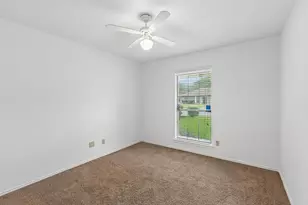 502 Parsley Ln, Euless, TX 76039 - Photo 19
