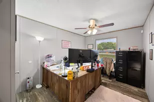 101 Syble Jean Dr, Burleson, TX 76028 - Photo 17