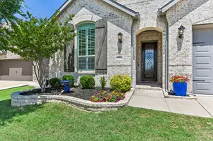 3932 Primrose Dr, Aubrey, TX 76227 - Photo 3