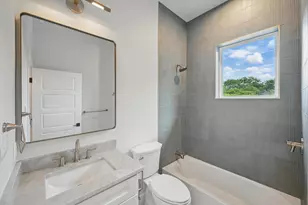 1224 S Pine St, Grapevine, TX 76051 - Photo 23