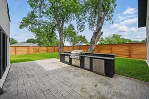 1224 S Pine St, Grapevine, TX 76051 - Photo 25
