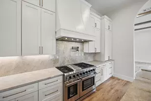1224 S Pine St, Grapevine, TX 76051 - Photo 13