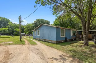 107 Syble Jean Dr, Burleson, TX 76028 - Photo 3