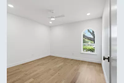 8630 Mediterranean Drive, Dallas, TX 75238 - Photo 27