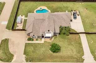 8611 Mattie Ln, Waxahachie, TX 75167 - Photo 5