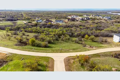 1219 Preserve Boulevard, Grand Prairie, TX 75104 - Photo 5