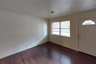 1705 Crescent St, Denton, TX 76201 - Photo 3
