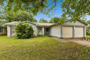 122 Cimarron Ln, Arlington, TX 76014 - Photo 1