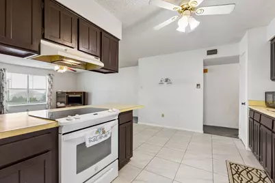 122 Cimarron Lane, Arlington, TX 76014 - Photo 5