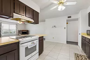 122 Cimarron Ln, Arlington, TX 76014 - Photo 5