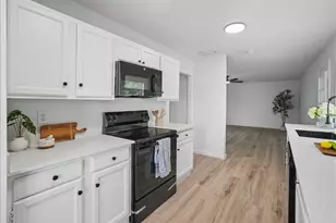 7101 Hardwood Trail, Dallas, TX 75249 - Photo 9