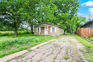 627 E Pacific St, Sherman, TX 75090 - Photo 1