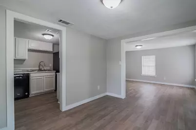 627 E Pacific Street, Sherman, TX 75090 - Photo 5