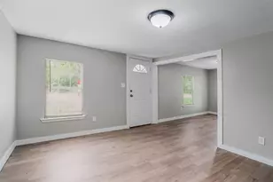627 E Pacific St, Sherman, TX 75090 - Photo 9