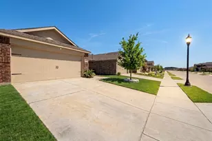 14033 Earlham St, Pilot Point, TX 76258 - Photo 21