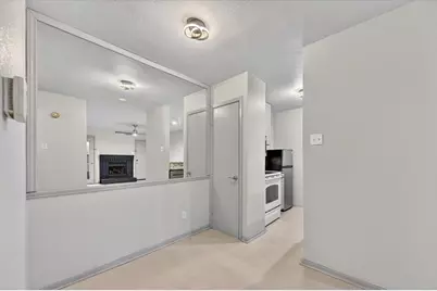 1810 N Garrett Avenue #124, Dallas, TX 75206 - Photo 9