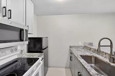 1810 N Garrett Avenue #124, Dallas, TX 75206 - Photo 5