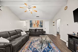 1407 Donley Dr, Euless, TX 76039 - Photo 5